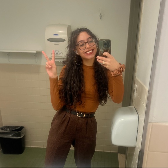 Meet your Posher - Natalia - Picture 2 of 5